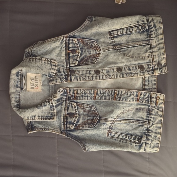 THREAD & SUPPLY | 🤍 Bleached Denim Sleeveless Button-Up Vest - Picture 1 of 3
